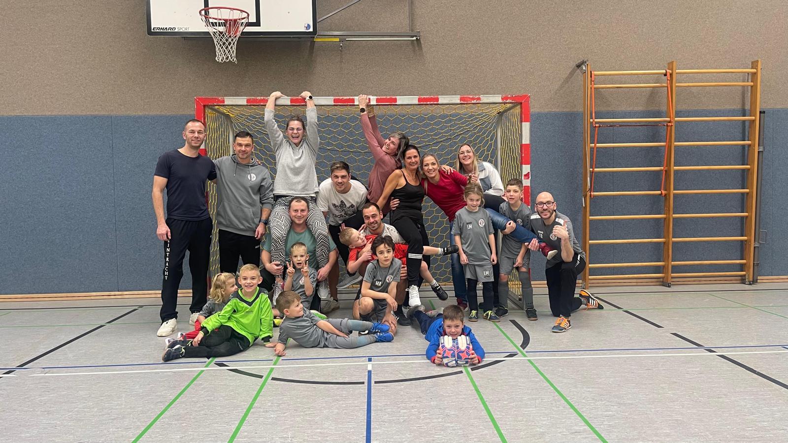 Zum Weihnachtsabschluss-Training der F-Jugend am 22.12.25 wurde es noch einmal richtig lebendig 😊⚽